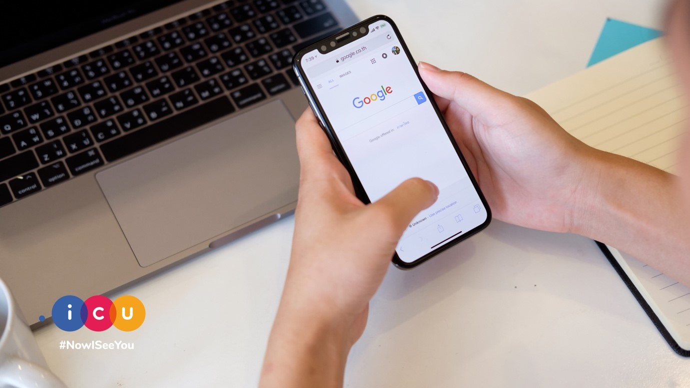 如果 Google 是一个人，它会不会在偷偷评判你的搜索记录？